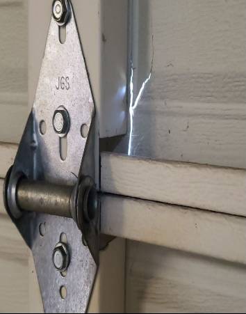 Cracked-Garage-Door-Inside-View