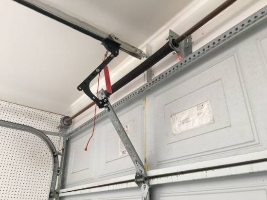 Damaged-garage-door-due-to-bad-reinforcement